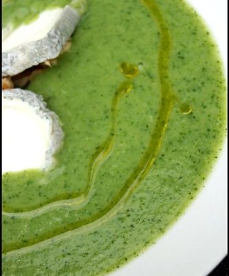 Soupe aux brocolis au Sainte-Maure de Touraine – Filets de maquereaux grillés au paprika fumé