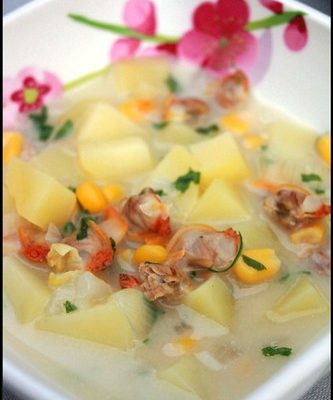 New England clam chowder (soupe de coques/palourdes)