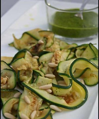 Tapas : Salade de courgettes, vinaigrette à la coriandre