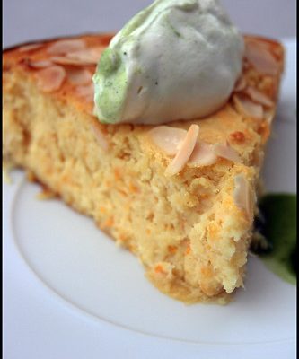 Gâteau à l’orange et amandes, crème au sirop de basilic