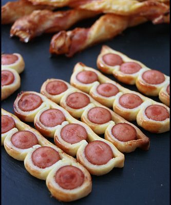 Sausage rolls – cheddar twisties (Allumettes au cheddar)