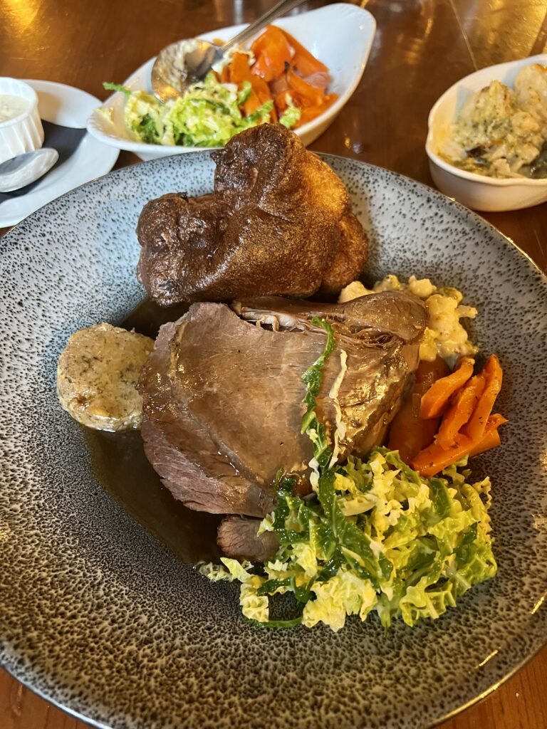 Yorkshire puddings, Roast Beef et gravy (Sunday Roast)