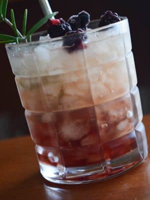 Bramble cocktail (British cocktail au gin et crème de mûre)
