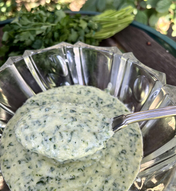 Sauce anglaise traditionnelle au persil (British parsley sauce)