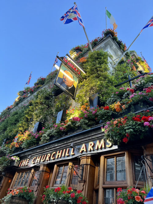 Churchill Arms, Pub historique à Londres