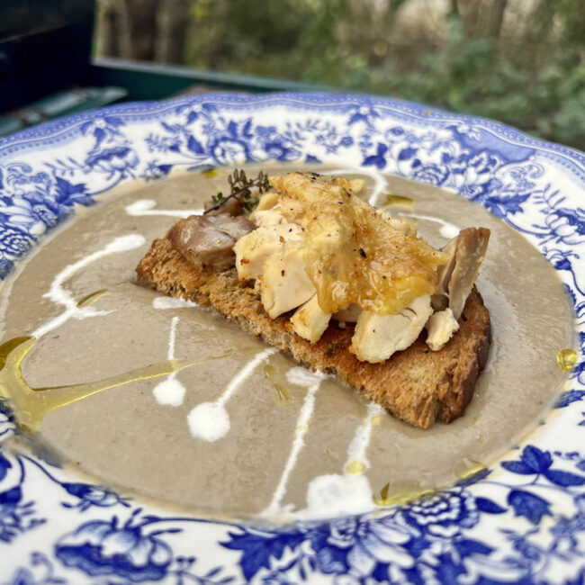 Soupe aux restes de poulet et champignons (Jamie Oliver)