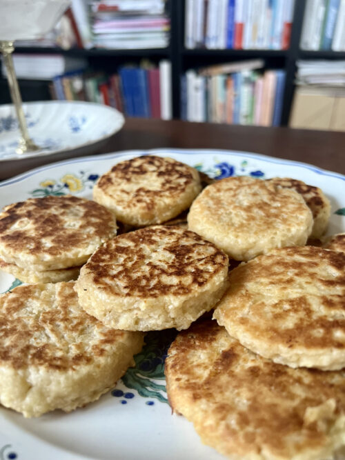 Tinker’s cakes (Apple Welsh cakes)