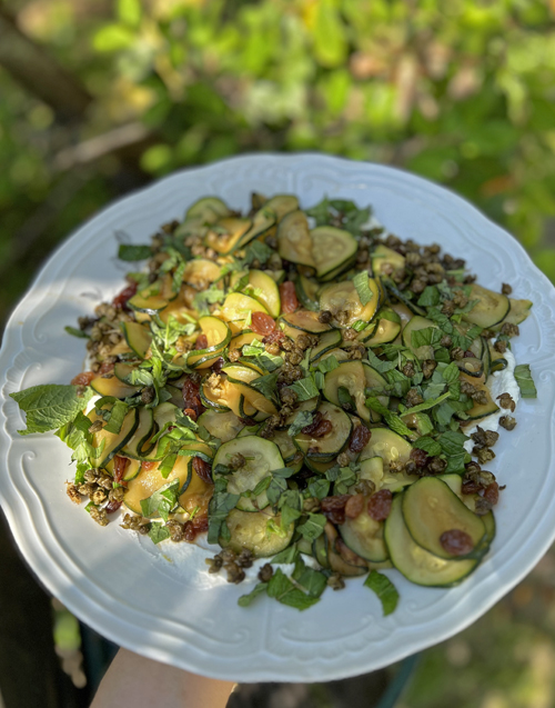 Salade aigre douce de chou rouge de Nigella Lawson - Recette par