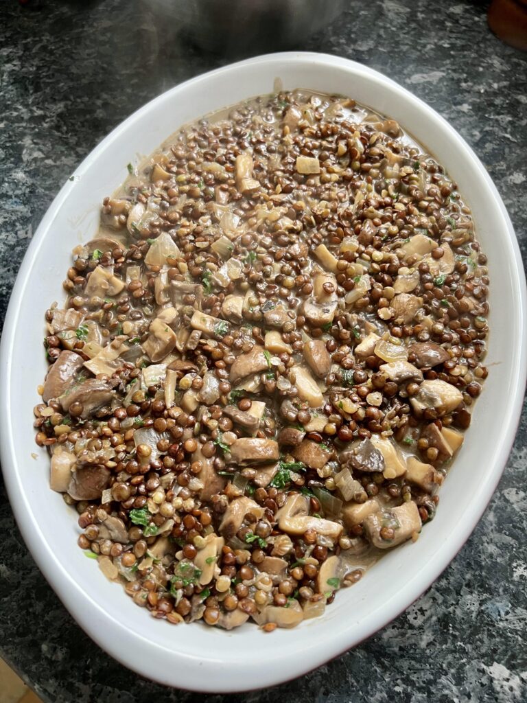 Champignons de Paris et lentilles hotpot