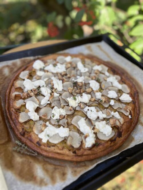 Tarte aux topinambours, poireaux et chèvre frais