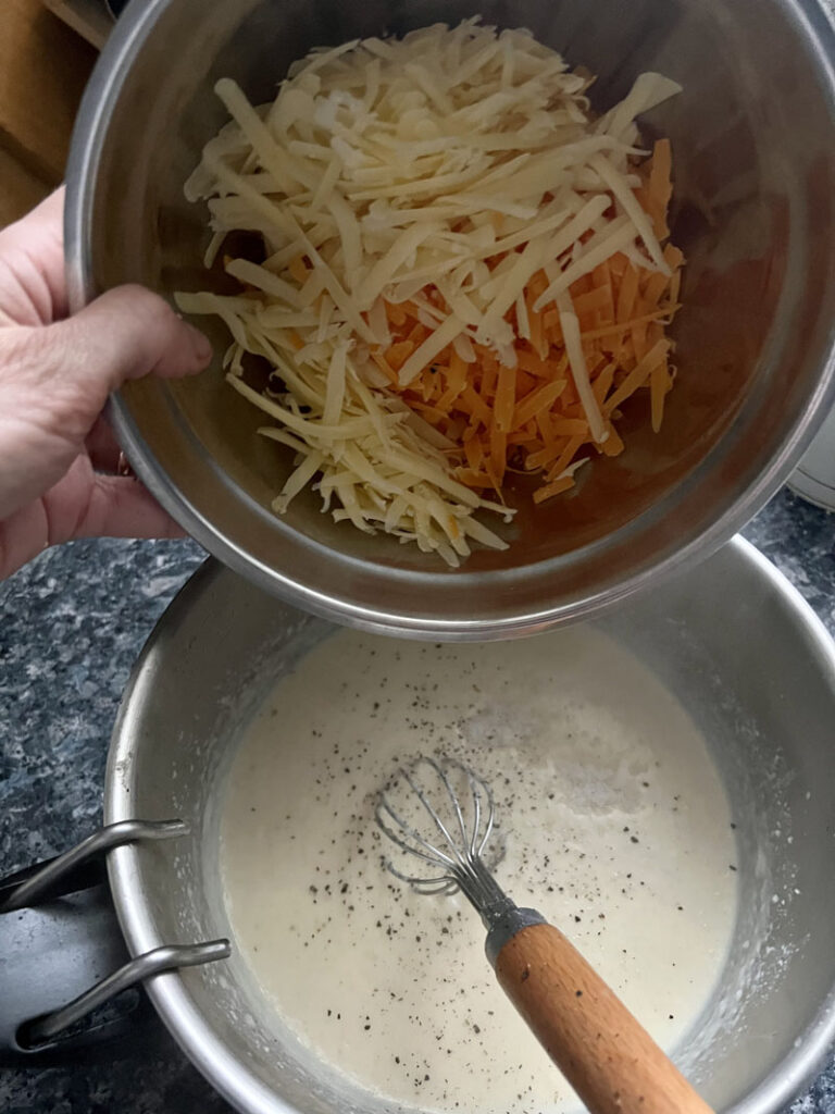 Chicken Parmo (poulet pané et béchamel)