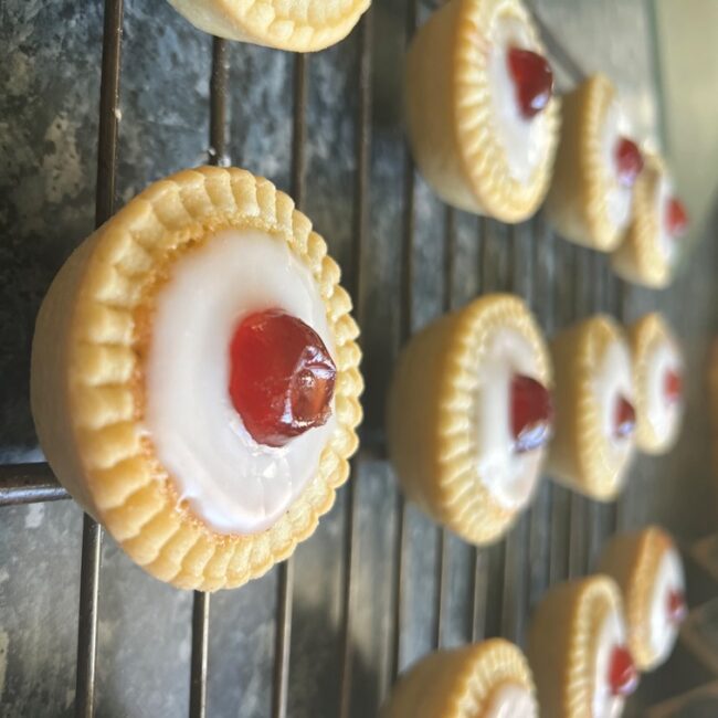 Mini Bakewell tartelettes aux cerises