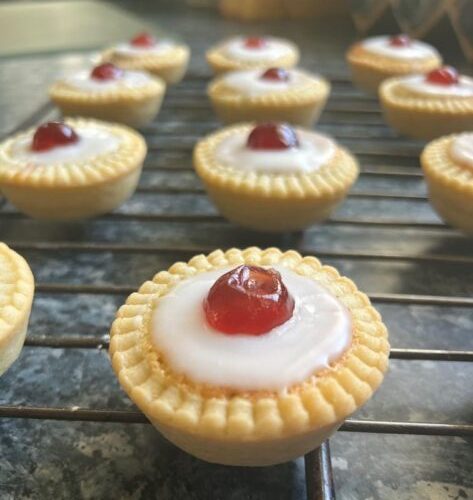 Mini Bakewell tartelettes aux cerises