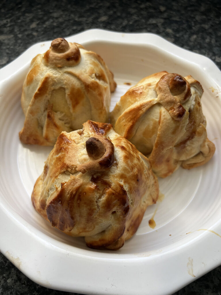 Baked Apple Dumplings (Pommes en croûte cuites au four)