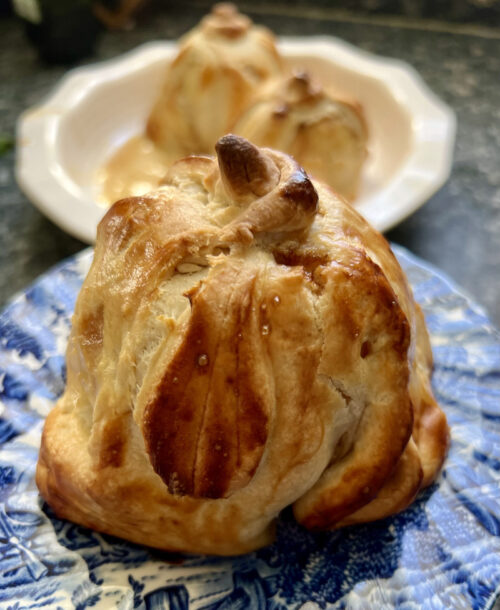 Baked Apple Dumplings (Pommes en croûte cuites au four)