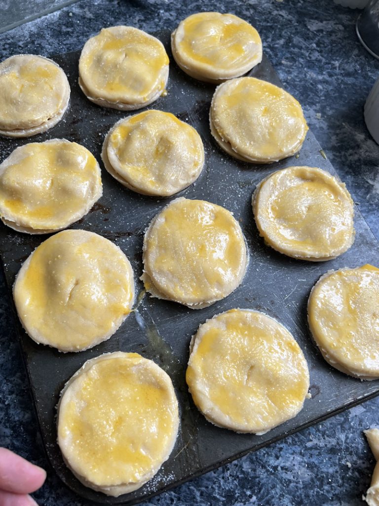 Mini apple & pear pies (petites tourtes aux pommes)