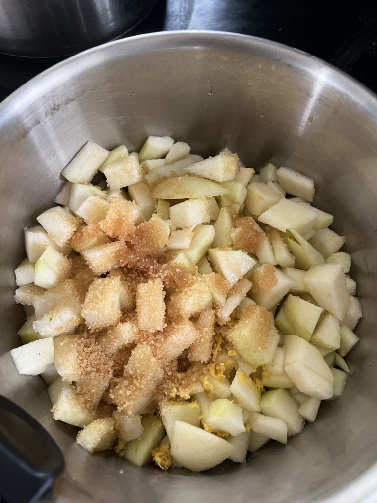 Mini apple & pear pies (petites tourtes aux pommes)