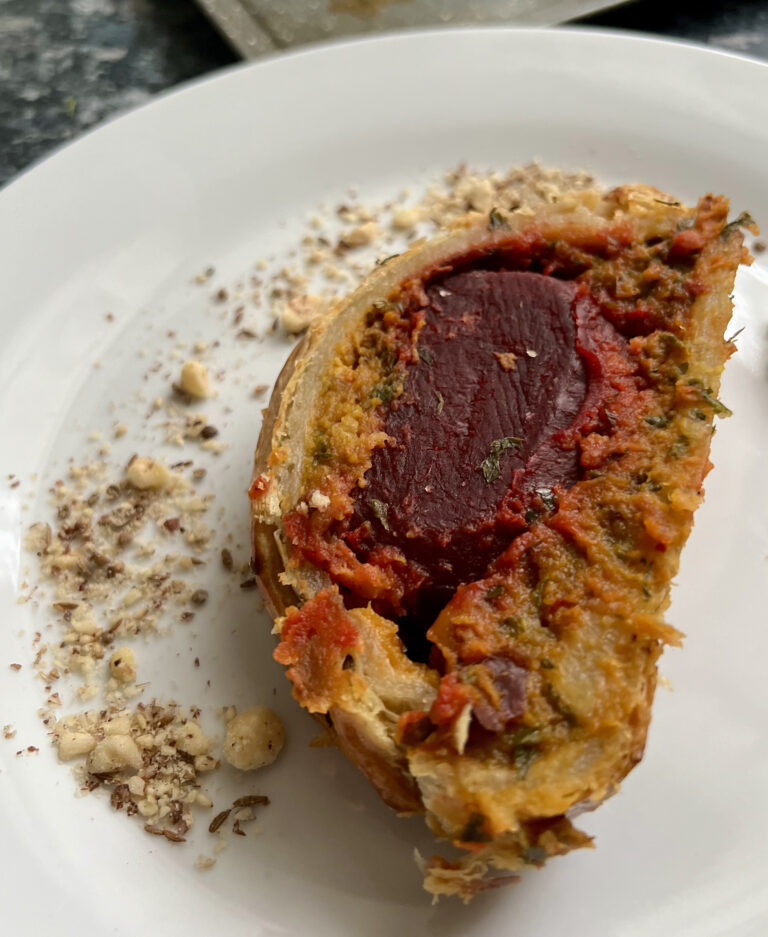 Beet Wellington, yaourt à la menthe et Dukkah de Calum Franklin (végétarien)