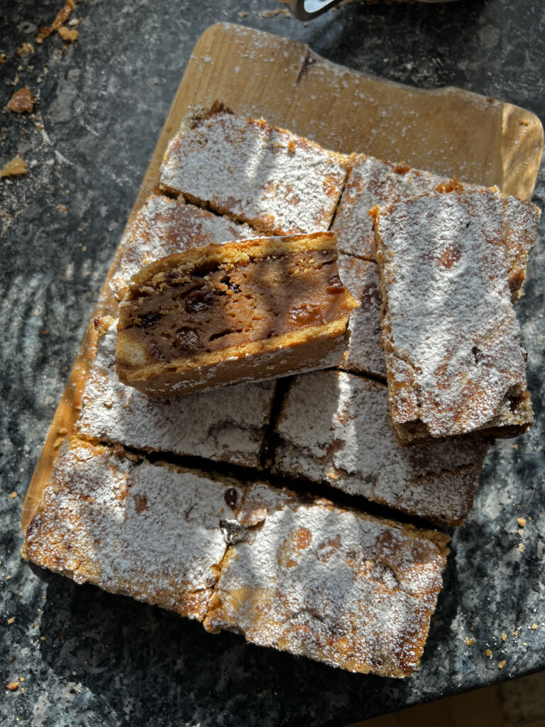 Irish Gur Cake Le Gâteau aux restes de pain Irlandais
