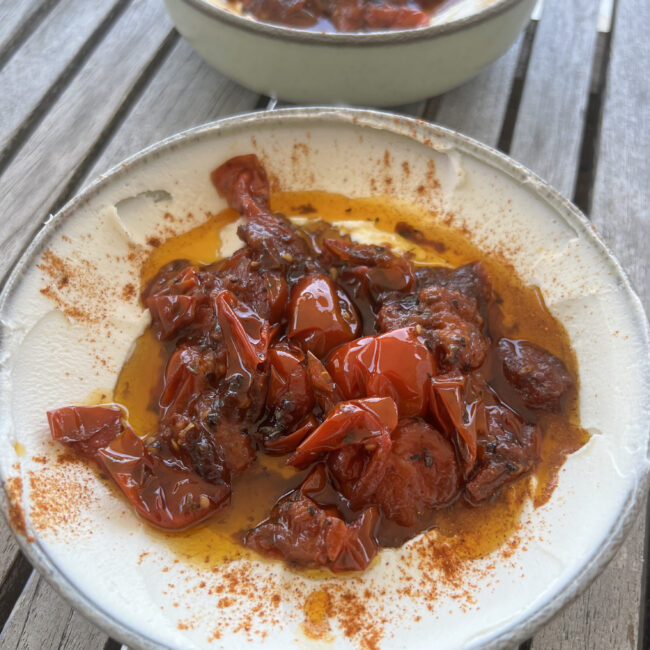 Labneh aux tomates confites d’Ottolenghi