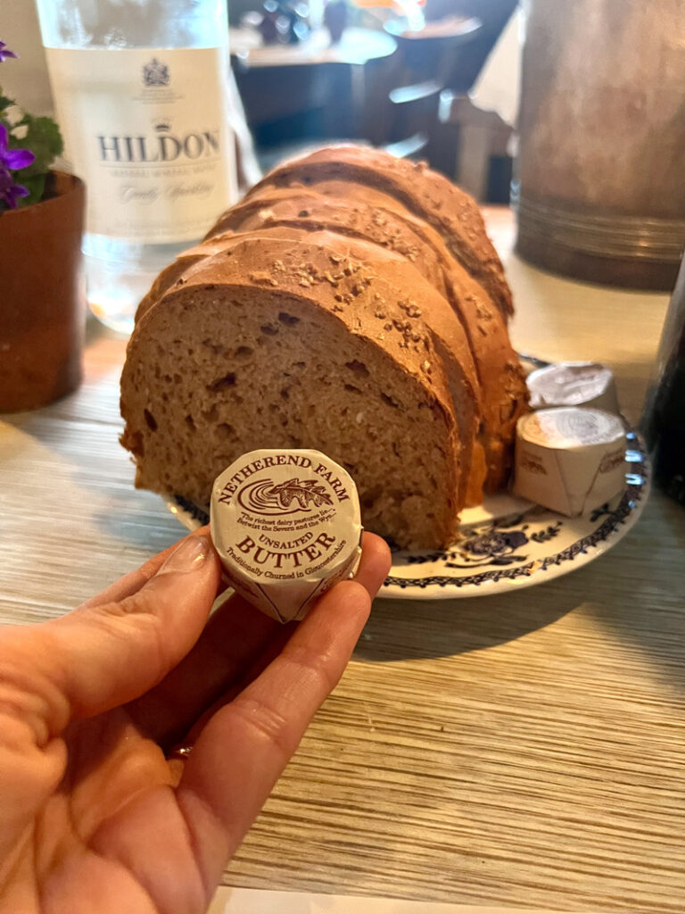 Maggie Jones’s, Restaurant de cuisine anglaise à Londres